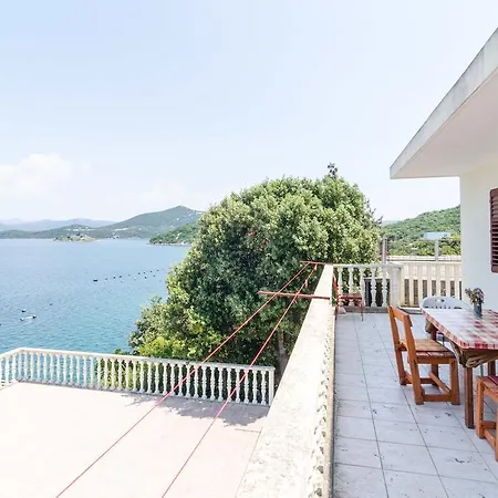 Ponta More Peljesac Apartment Brijesta